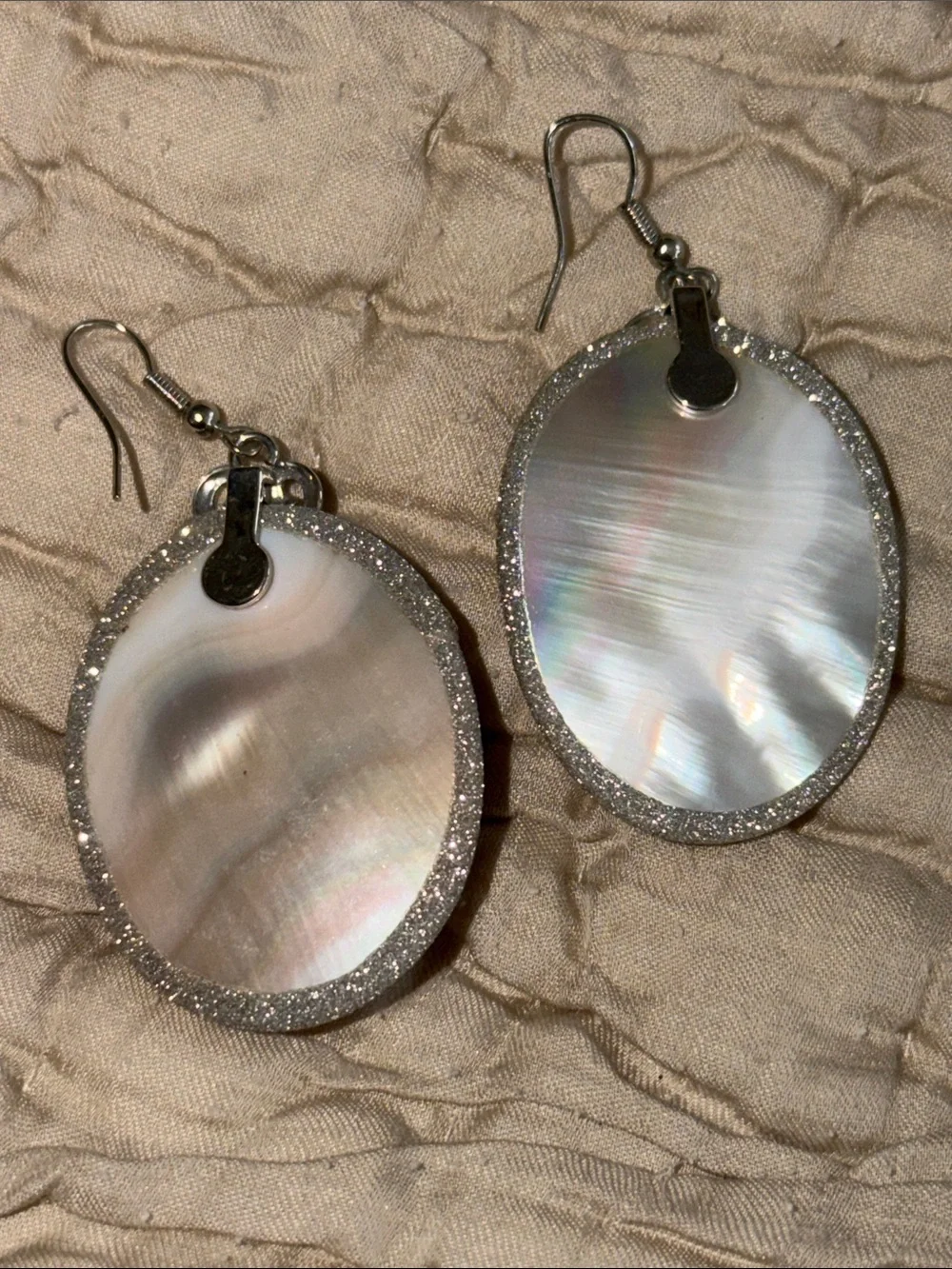 Baroque pearl earnings pierced